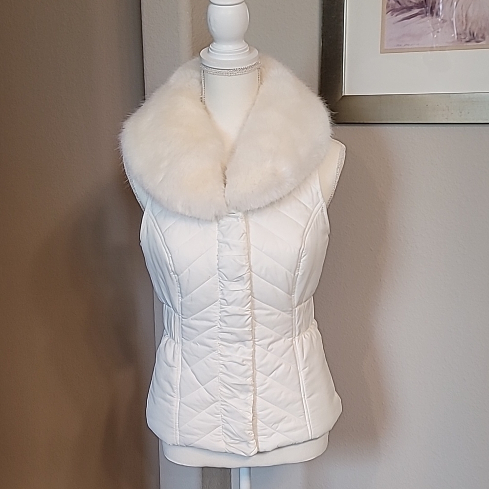 Women's White Quilted Vest with Faux Fur Collar